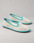 Friulane in velluto Beige - Azzurro, profilo laterale, su sfondo neutro