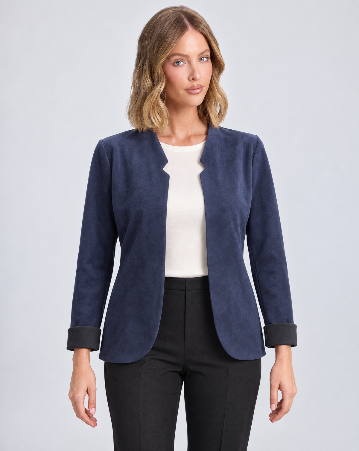 Giacca donna aperta effetto suede blu indossata da Polly 5, vista frontale