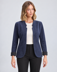 Giacca donna aperta effetto suede blu indossata da Polly 5, vista frontale