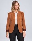 Giacca donna aperta effetto suede coccio indossata da Polly 5, vista frontale