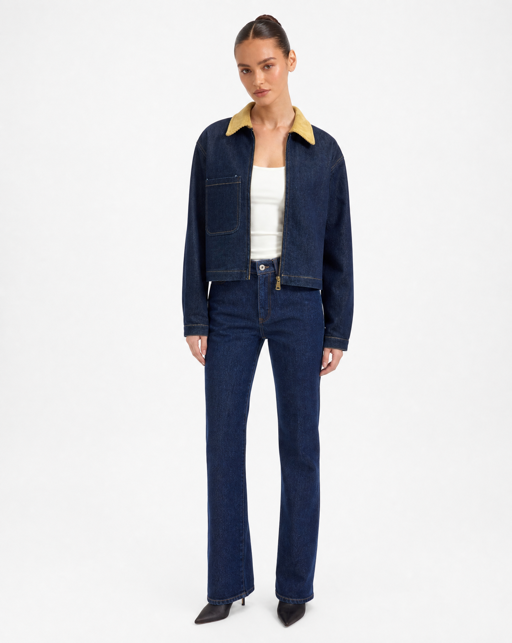 Giacca Donna in Denim con Colletto a Contrasto Denim vista retro indossata da Polly 6
