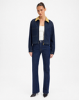 Giacca Donna in Denim con Colletto a Contrasto Denim vista retro indossata da Polly 6