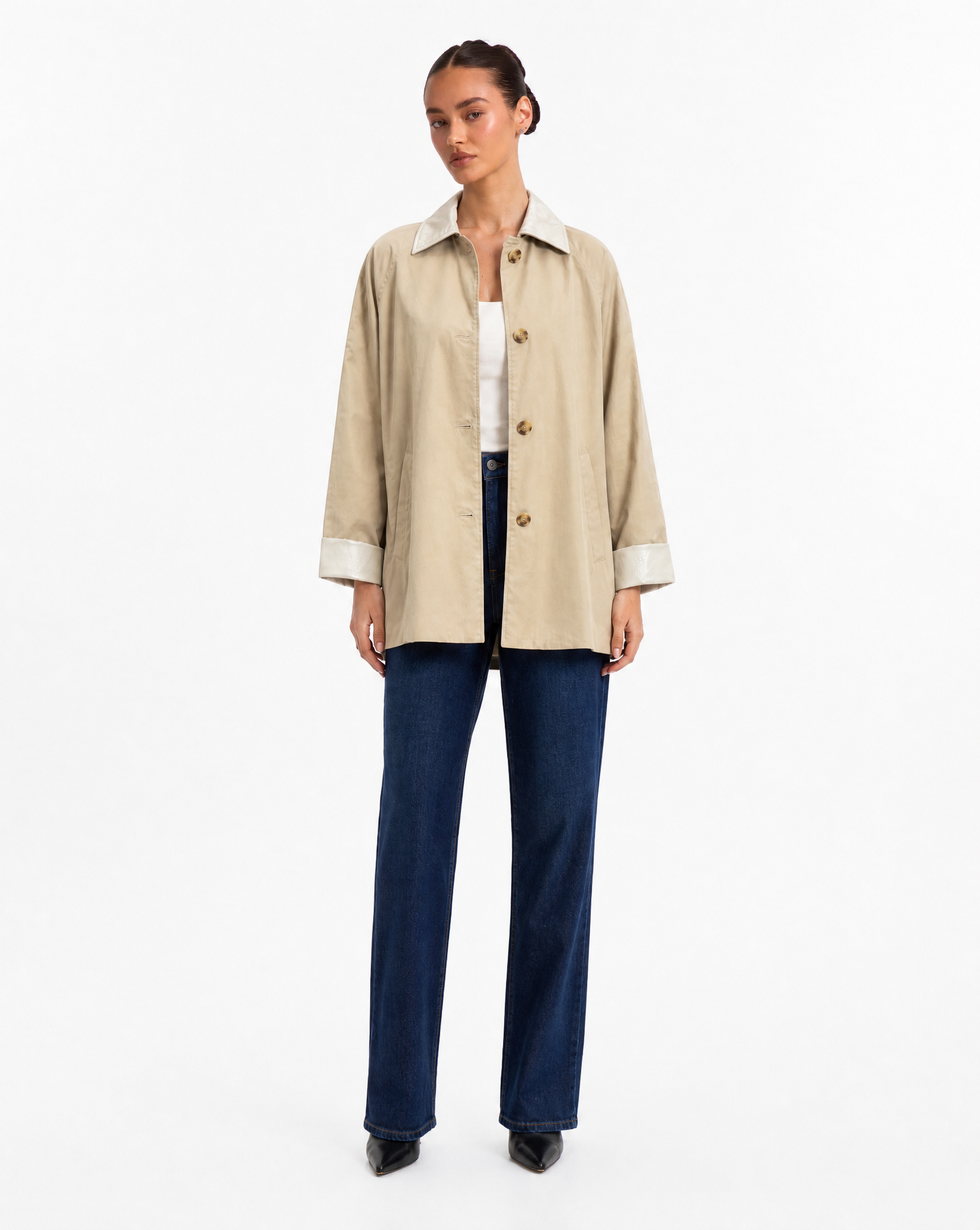 Giacca Donna Leggera con Bottoni e Colletto Colore originale vista frontale indossata da Polly 6