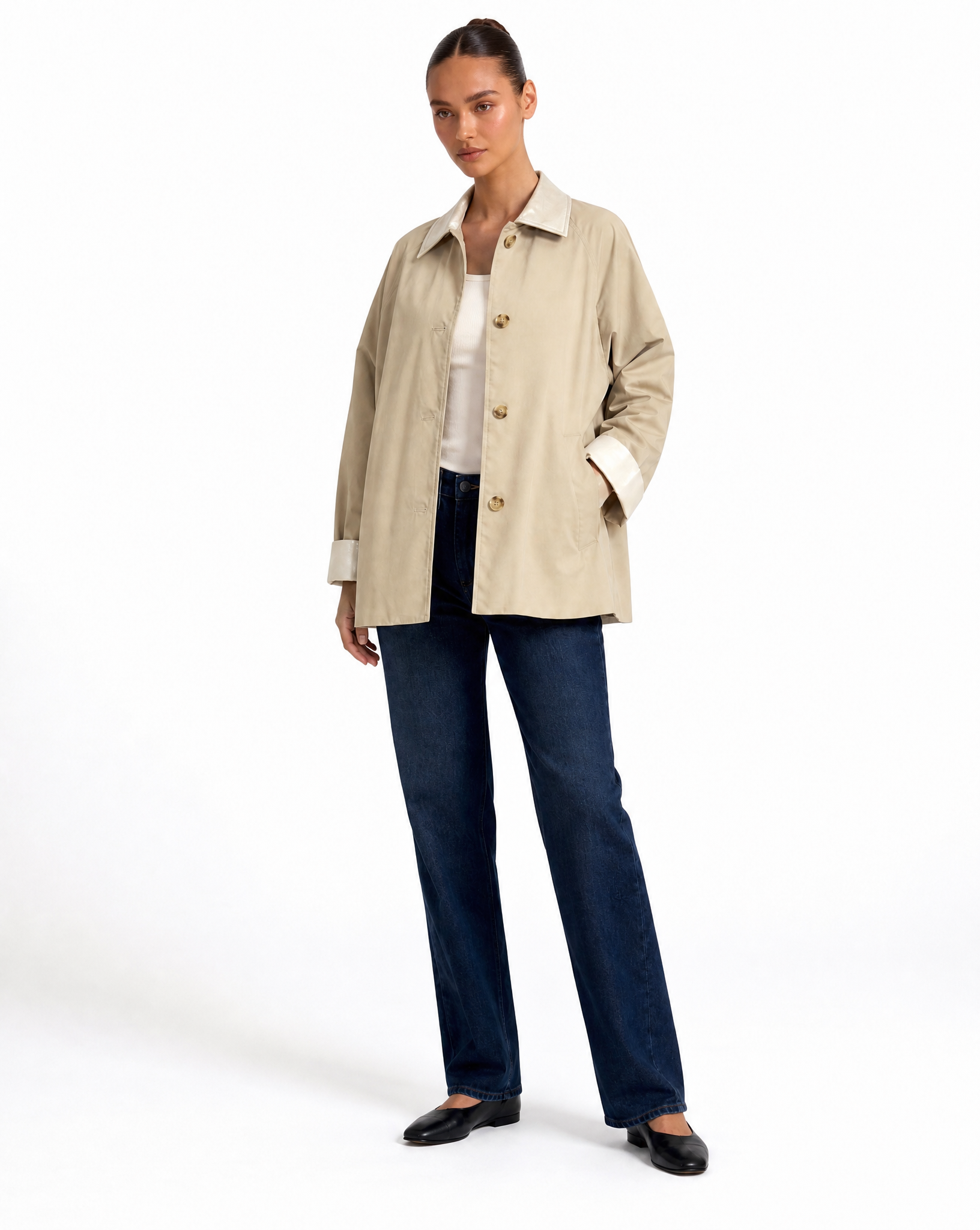 Giacca Donna Leggera con Bottoni e Colletto Colore originale vista tre-quarti indossata da Polly 6