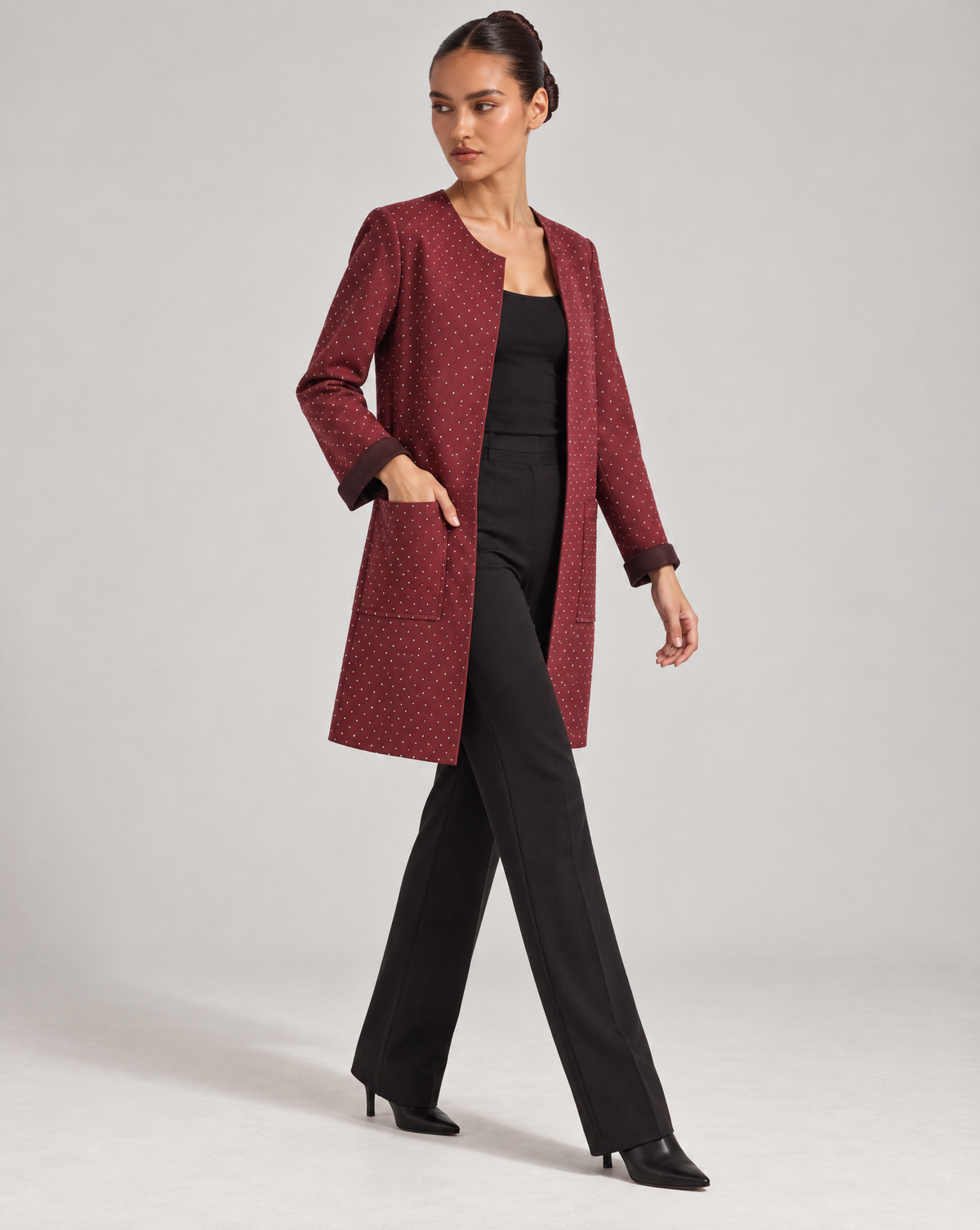Giacca donna lunga con strass Bordeaux indossata da Polly 6 - vista 2