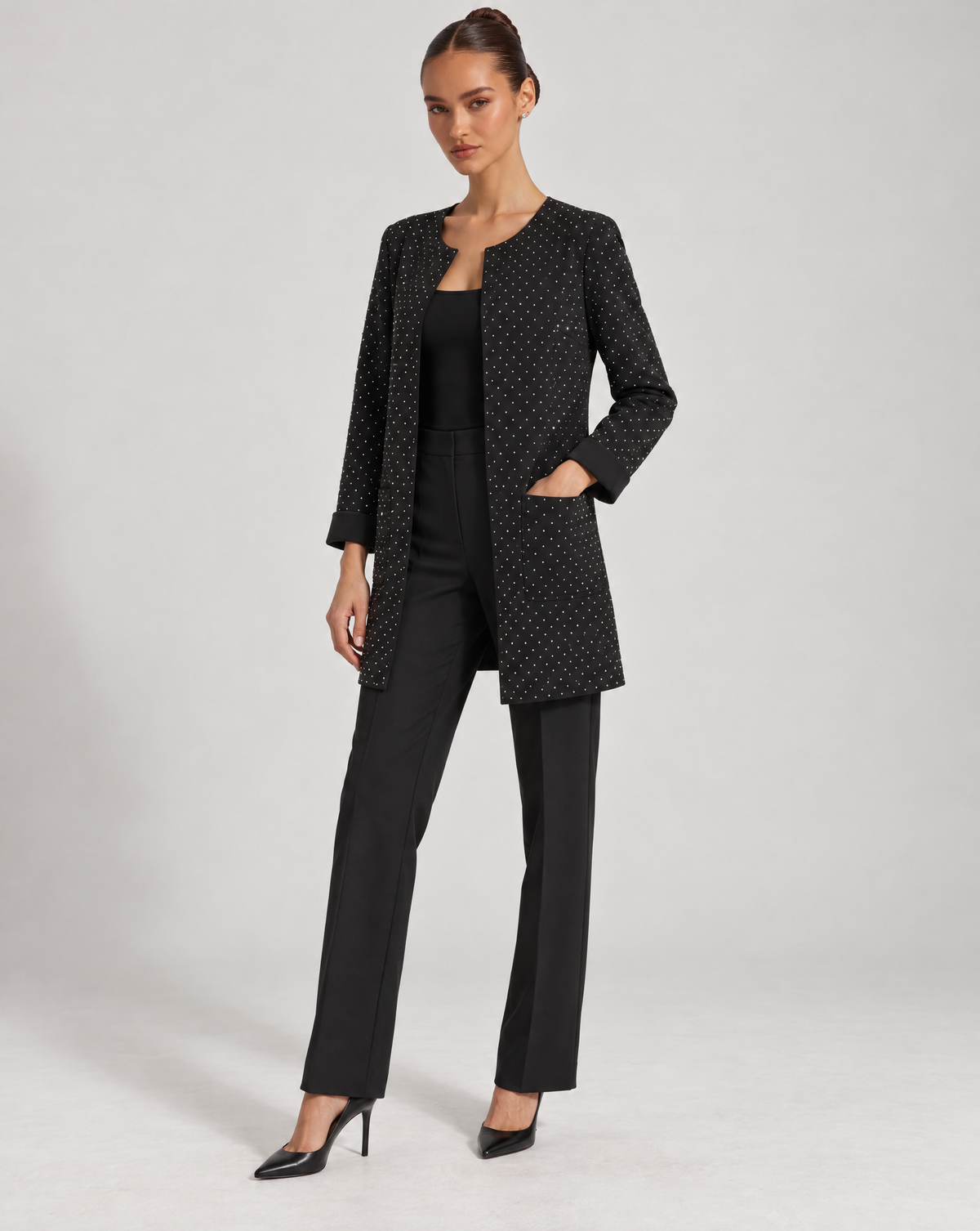 Giacca donna lunga con strass Nero indossata da Polly 6 - vista 1