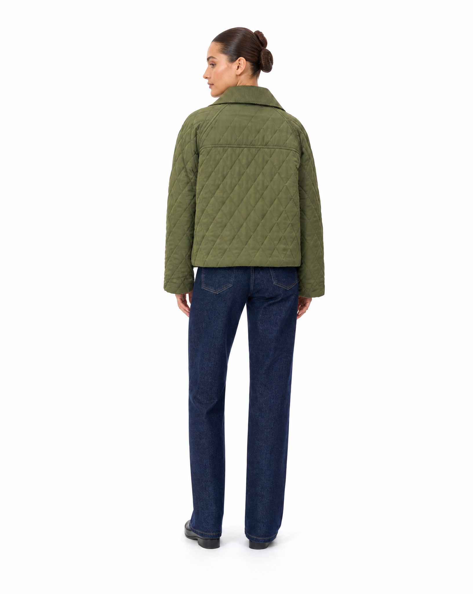 Giacca Donna Trapuntata con Colletto in Velluto Verde vista retro indossata da Polly 6