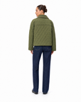 Giacca Donna Trapuntata con Colletto in Velluto Verde vista retro indossata da Polly 6