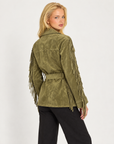 Giacca donna verde oliva effetto scamosciato con frange e cintura, Polly 7 - vista posteriore