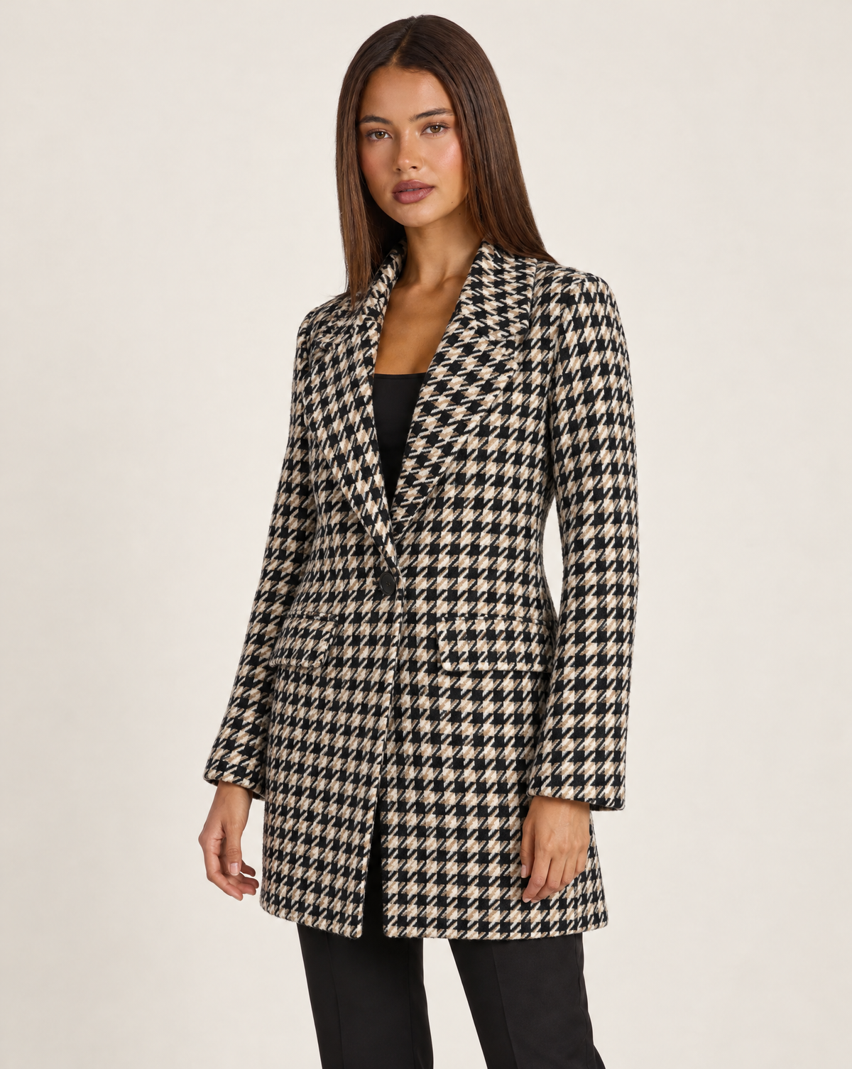 Giacca donna lunga pied-de-poule beige con revers, Polly 4 — vista di tre quarti
