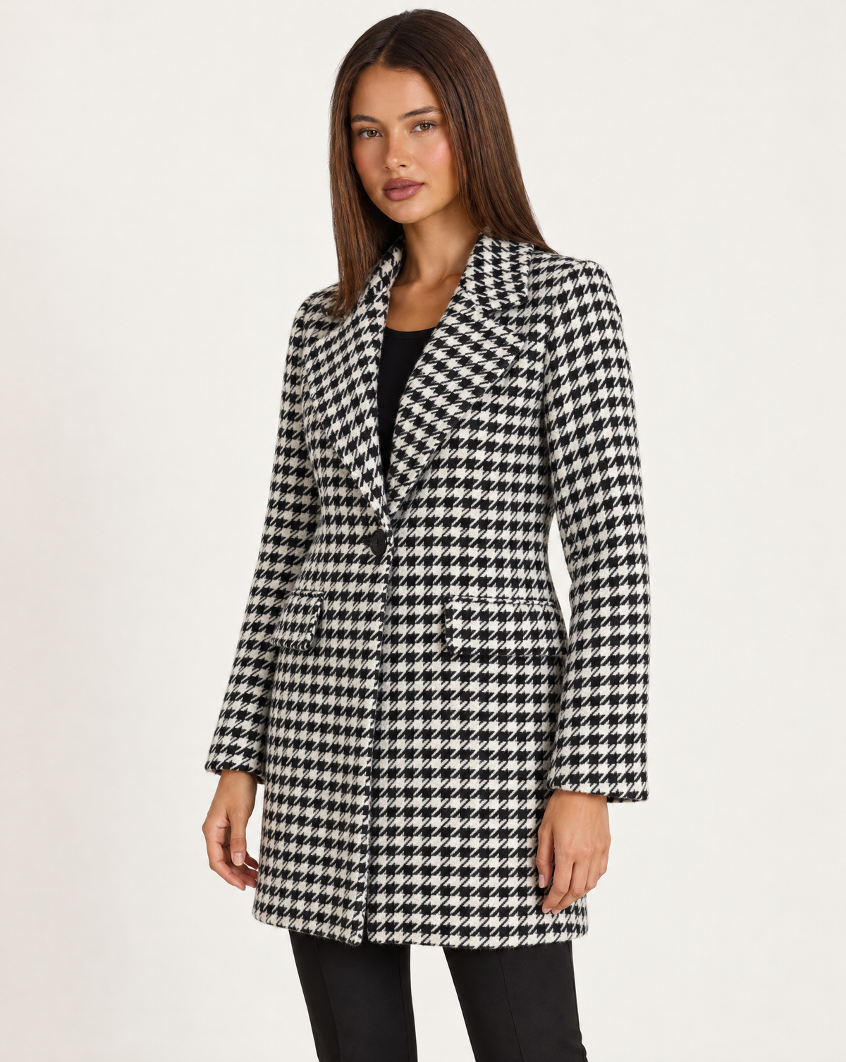 Giacca donna lunga pied-de-poule bianco con revers, Polly 4 — vista di tre quarti