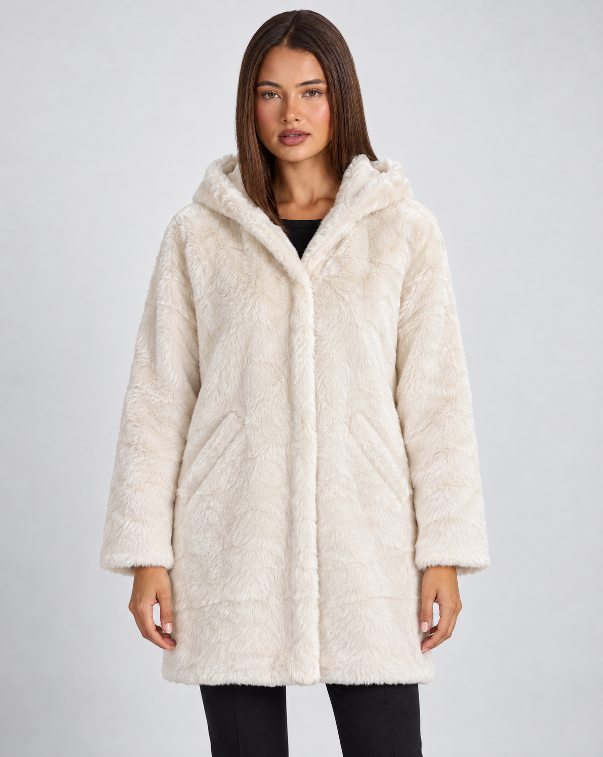 Giacca donna effetto pelliccia Bianco con cappuccio, Polly 4, vista frontale