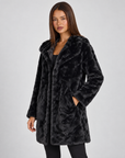 Giacca donna effetto pelliccia Nero con cappuccio, Polly 4, vista tre quarti