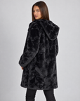 Giacca donna effetto pelliccia Nero con cappuccio, Polly 4, vista posteriore