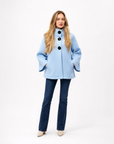 Giacca donna in neoprene Azzurro, vista frontale, indossata da Polly 5