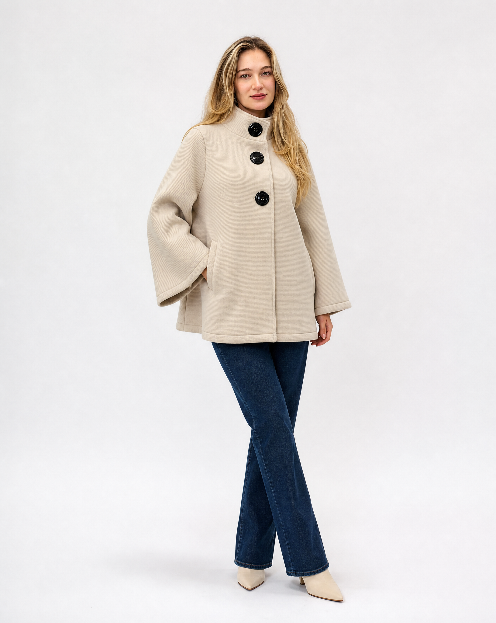 Giacca donna in neoprene Beige, vista tre-quarti, indossata da Polly 5