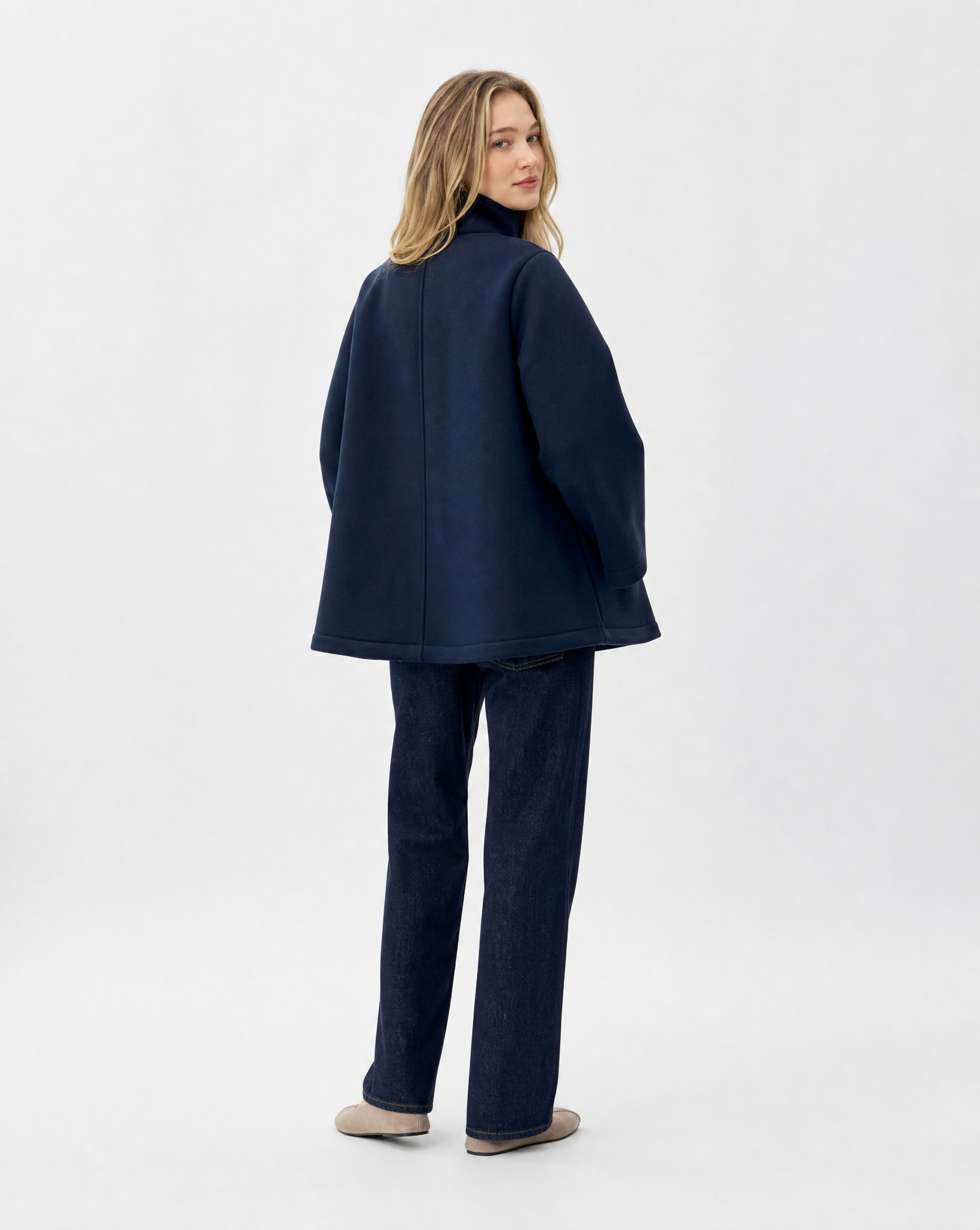 Giacca donna in neoprene Blu, vista retro, indossata da Polly 5