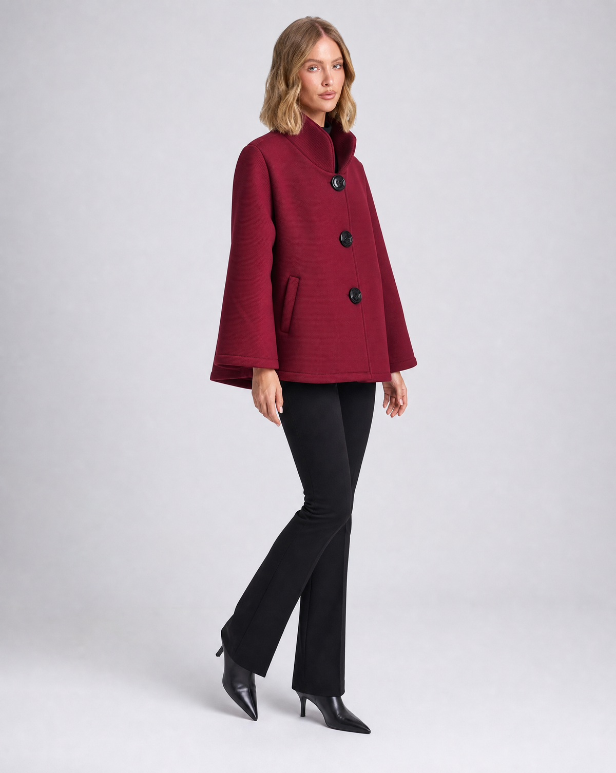 Giacca donna in neoprene Bordeaux, vista tre quarti, indossata da Polly 5