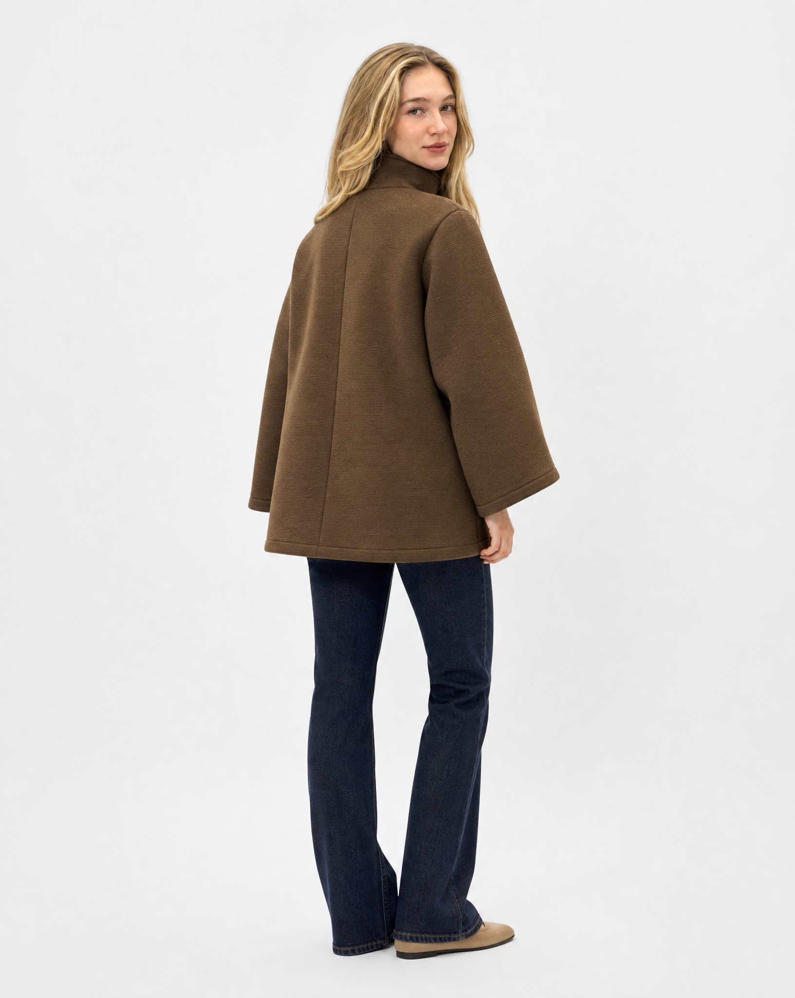 Giacca donna in neoprene Marrone, vista retro, indossata da Polly 5