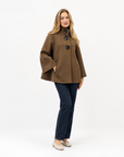 Giacca donna in neoprene Marrone, vista tre-quarti, indossata da Polly 5