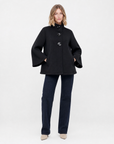 Giacca donna in neoprene Nero, vista frontale, indossata da Polly 5