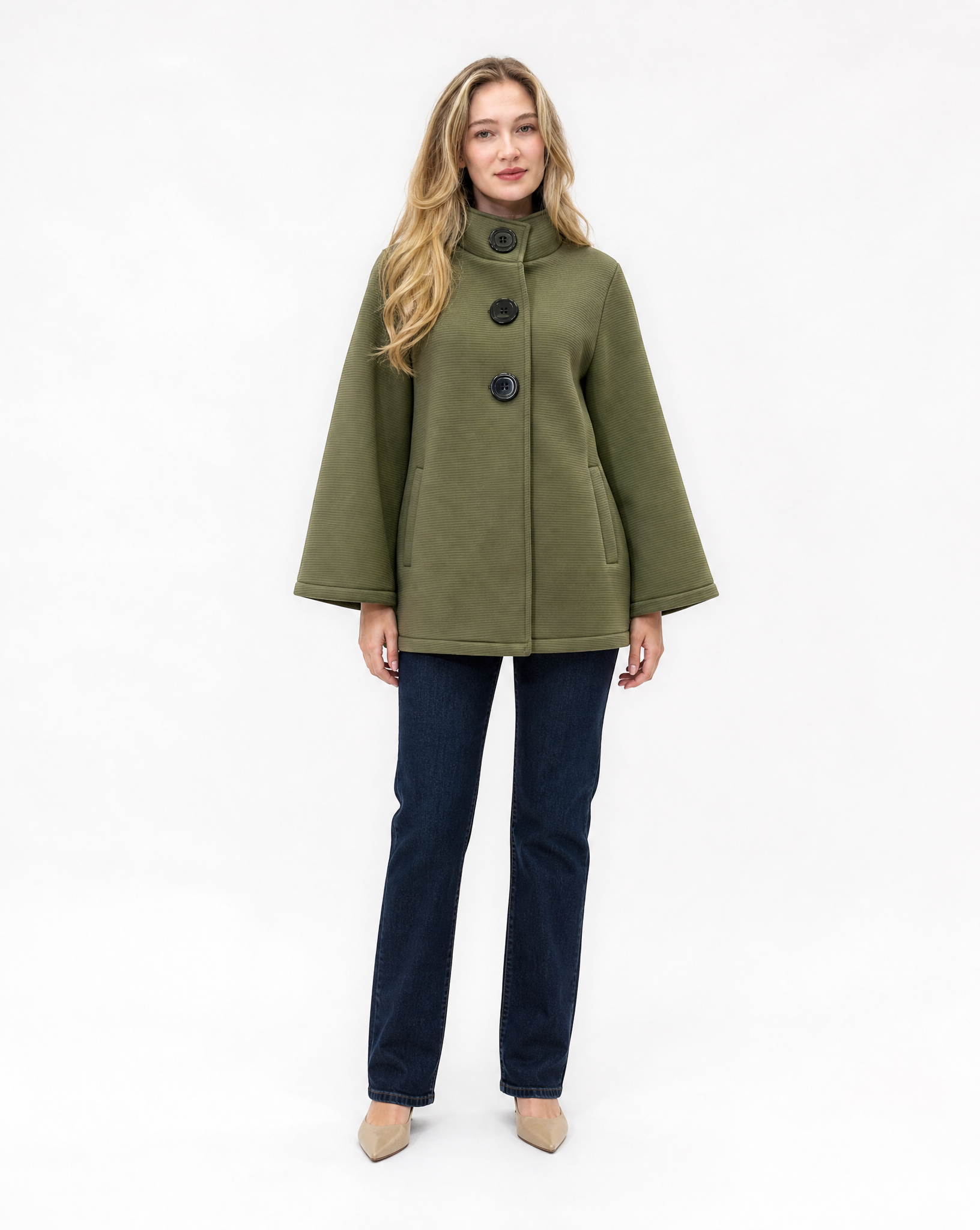 Giacca donna in neoprene Verde Militare, vista frontale, indossata da Polly 5