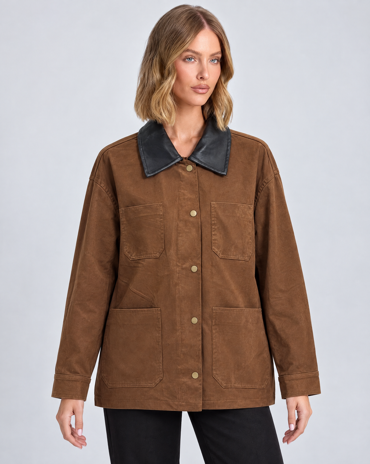 Giacca effetto suede T12 5057 indossata da Polly 5 - vista frontale