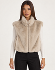 Gilet donna effetto pelliccia beige con collo alto e zip, Polly 4 — vista frontale