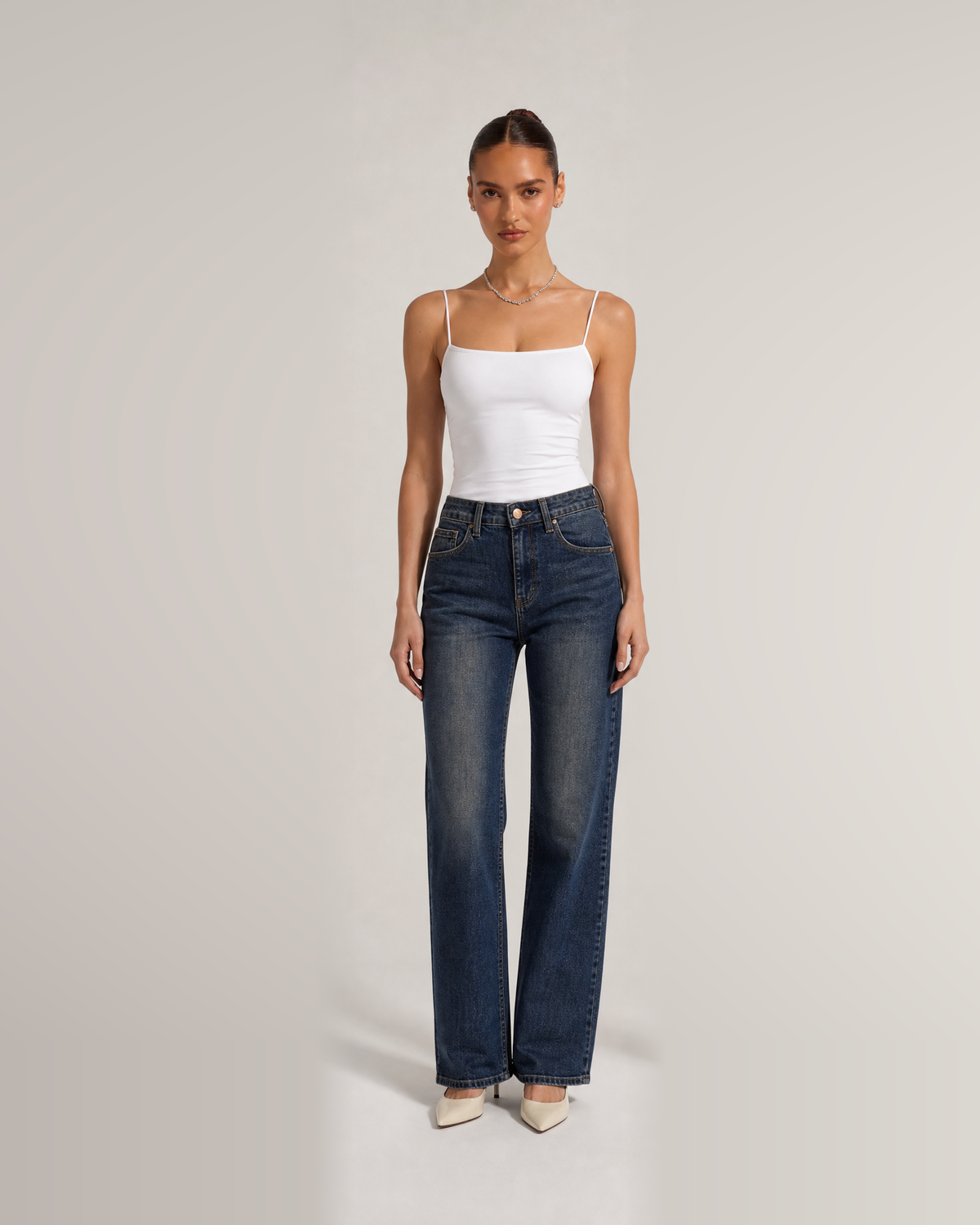 Jeans straight fit blu DS69 indossato, vista frontale