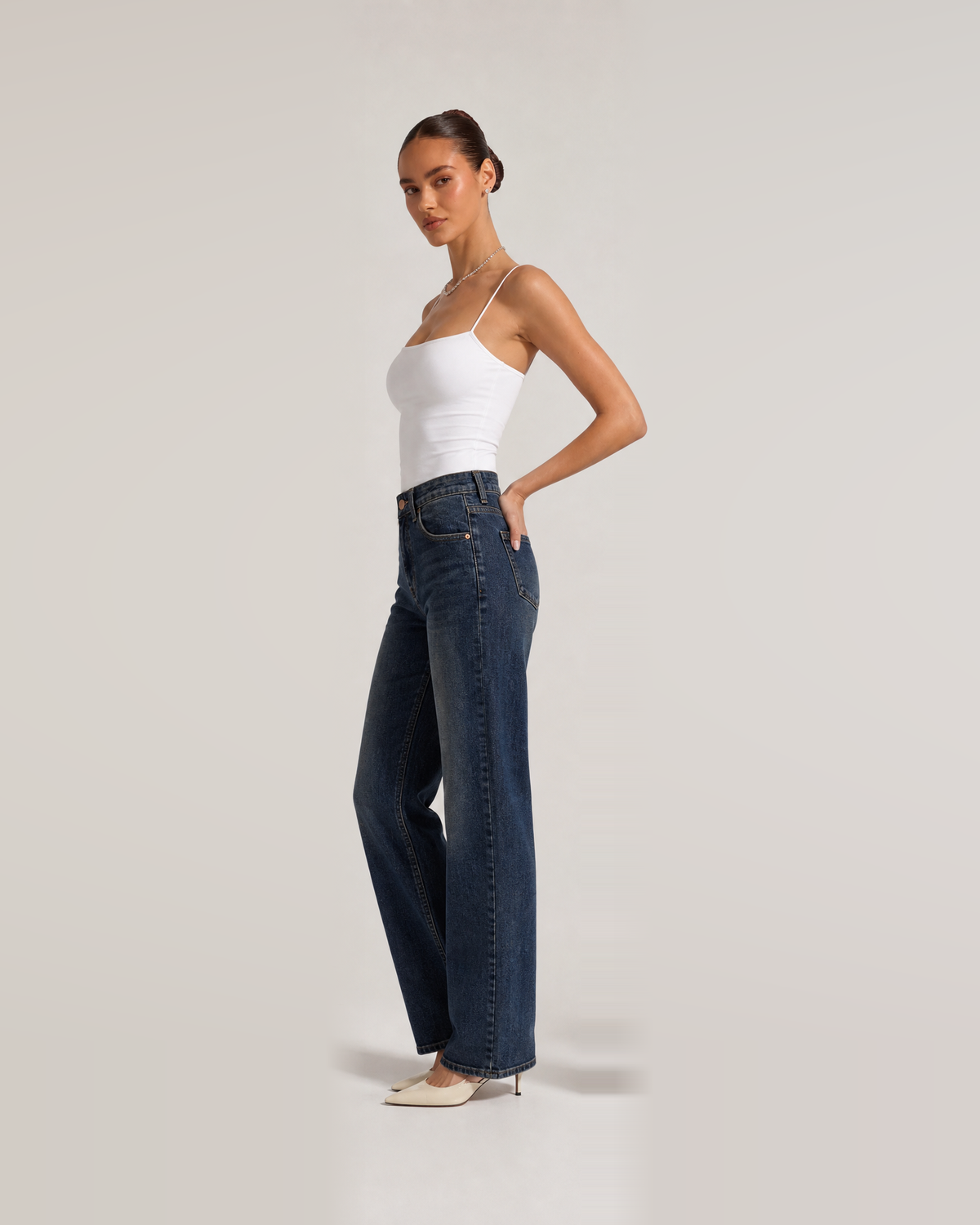 Jeans straight fit blu DS69 indossato, vista laterale