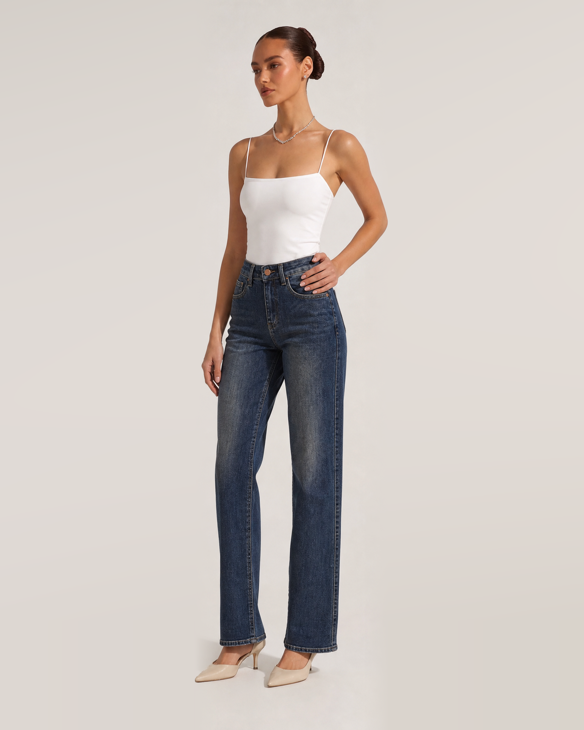Jeans straight fit blu DS69 indossato, vista trequarti
