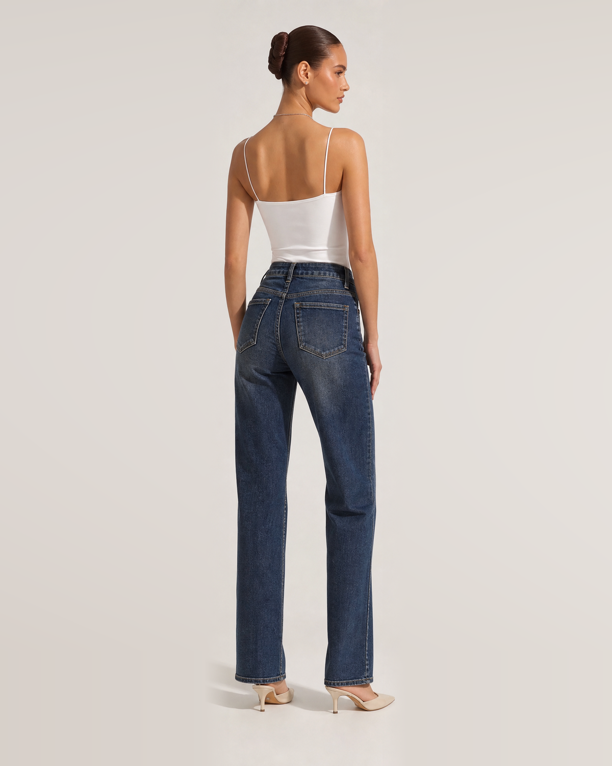 Jeans straight fit blu DS69 indossato, vista retro