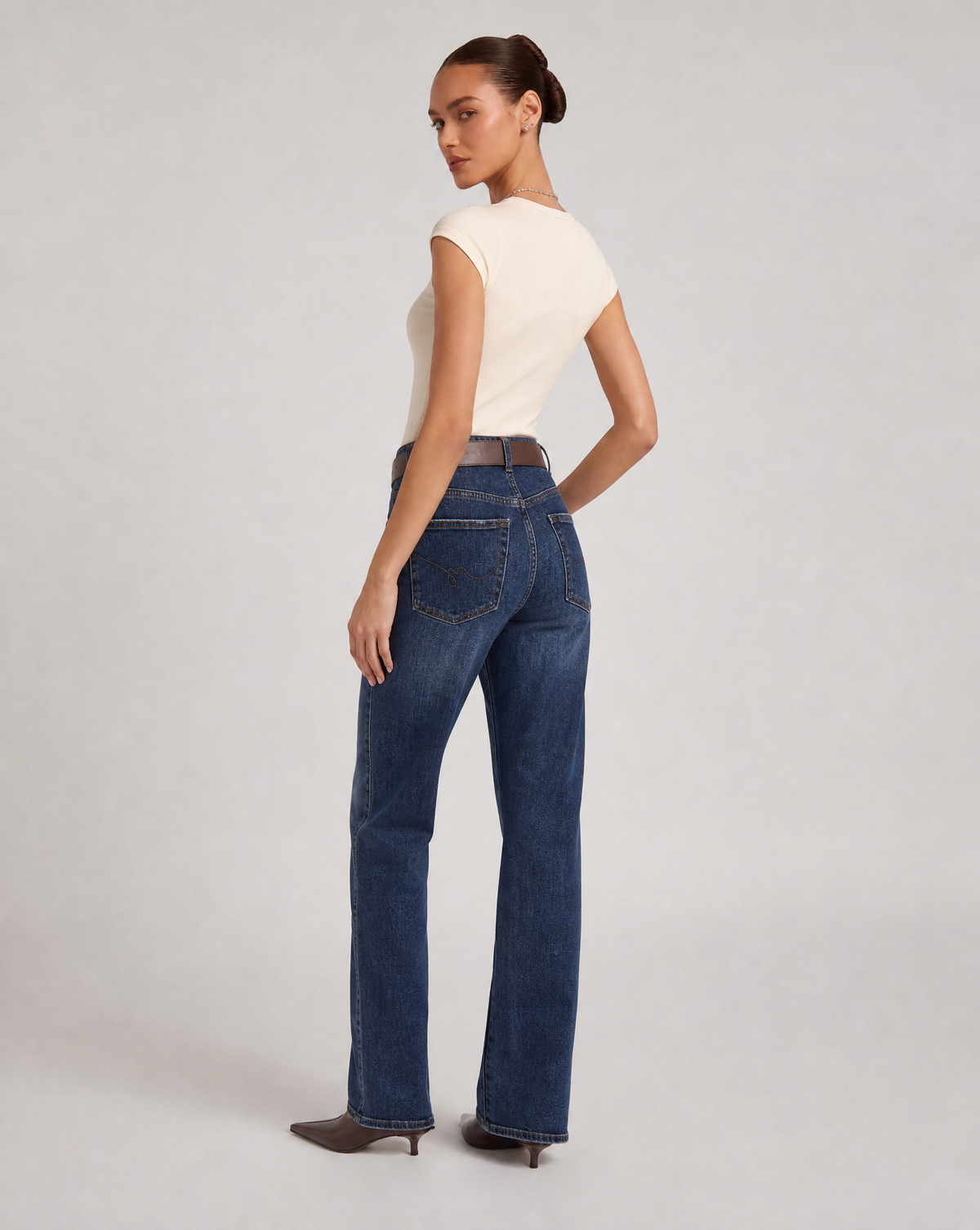 Jeans DS73 indossato da Polly 6, vista posteriore