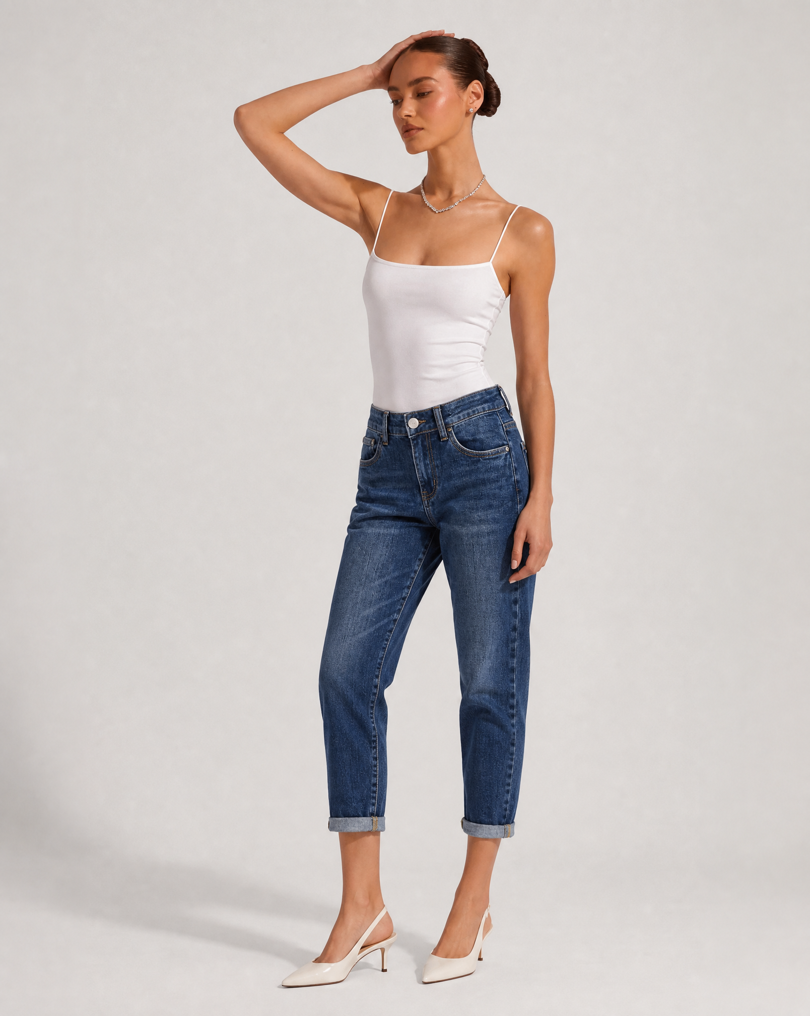 Jeans mom fit cropped blu SJ1594 indossato da Polly 6, vista 2