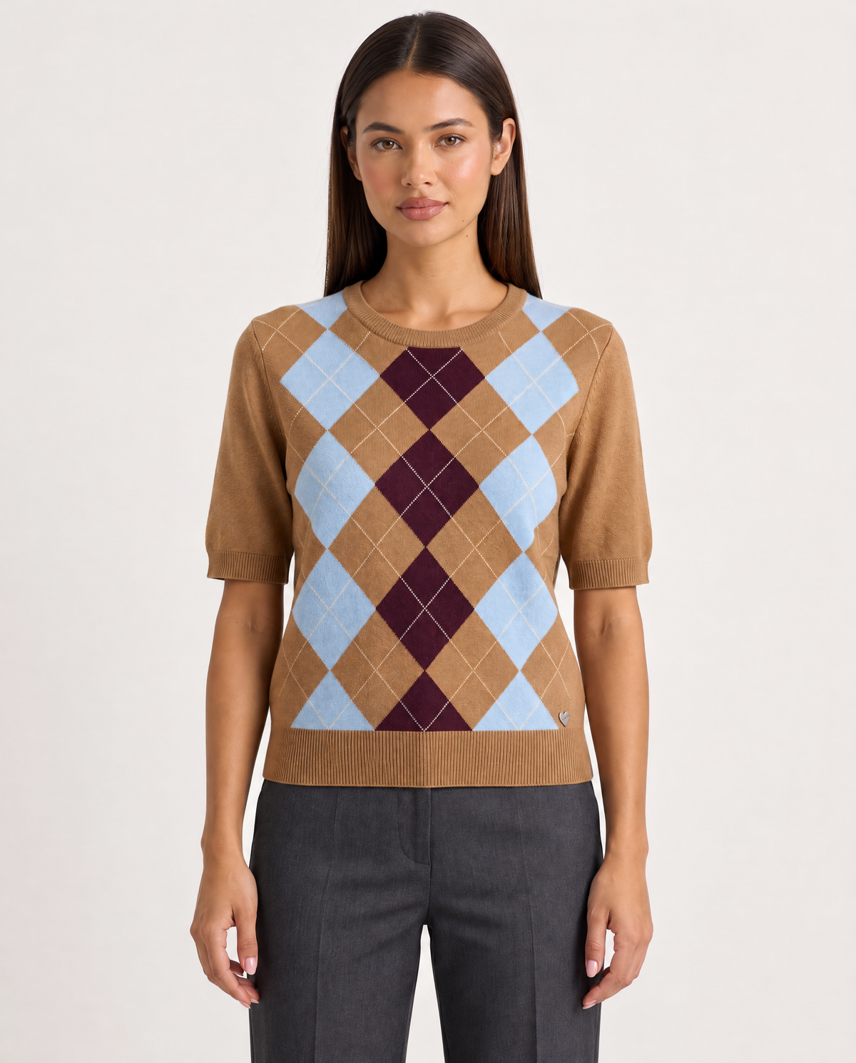 Maglia Argyle a Manica Corta Made in Italy Marrone con Polly 4 – vista frontale