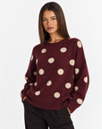 Maglia a pois Bordeaux con girocollo indossata da Polly 4 – parte superiore