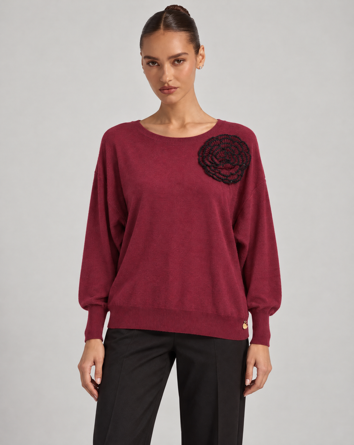 Maglia donna bordeaux con fiore applicato e scollo rotondo, Polly 6, foto 1
