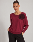 Maglia donna bordeaux con fiore applicato e scollo rotondo, Polly 6, foto 2