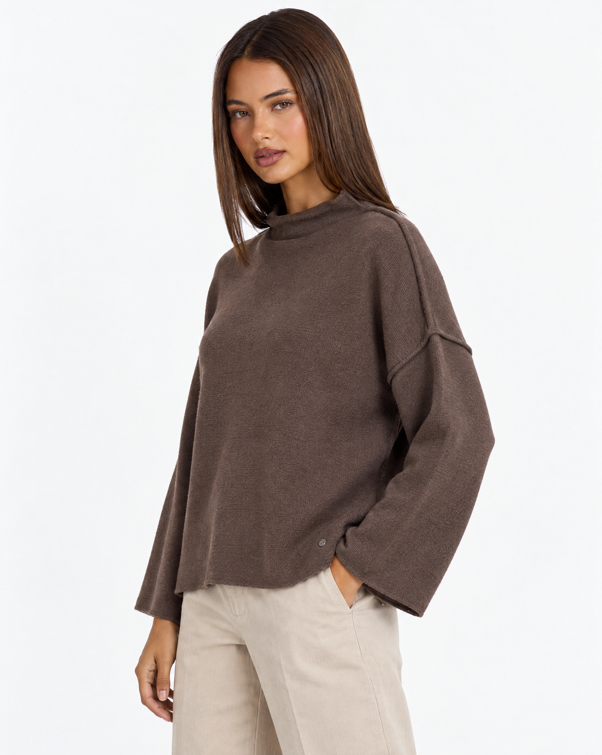 Maglia donna collo rialzato marrone — tre-quarti con Polly 4