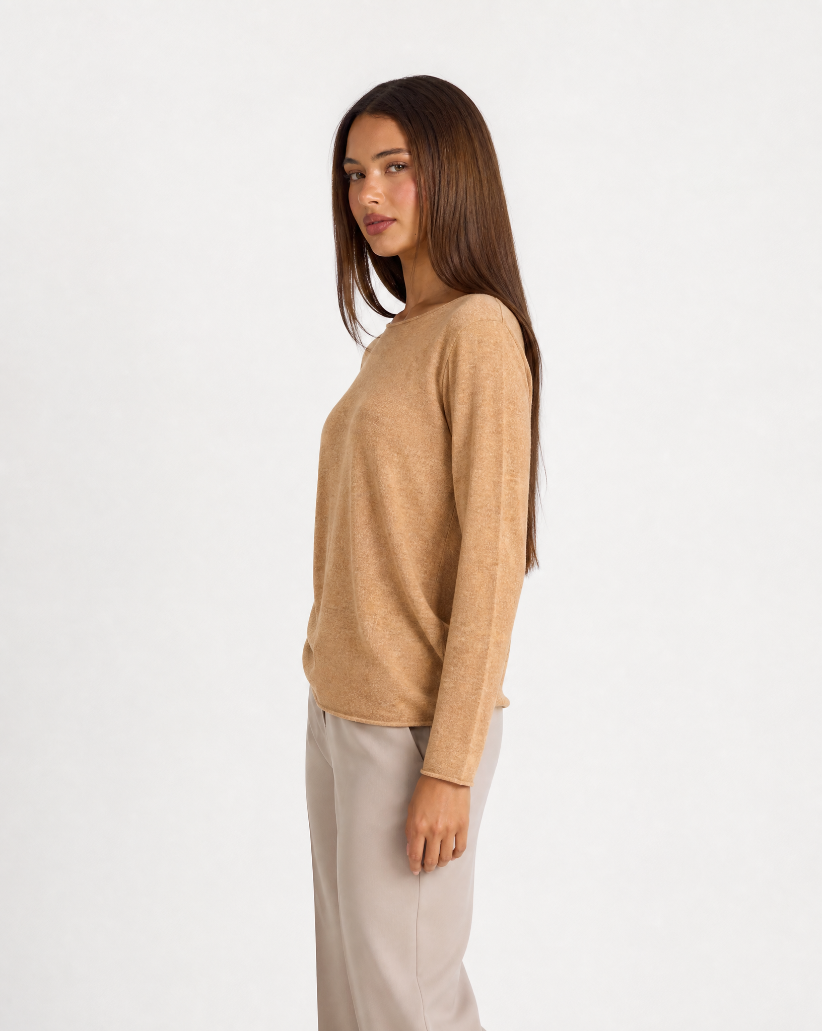 Maglia donna in cotone e lana con Polly 4 - Camel vista tre quarti