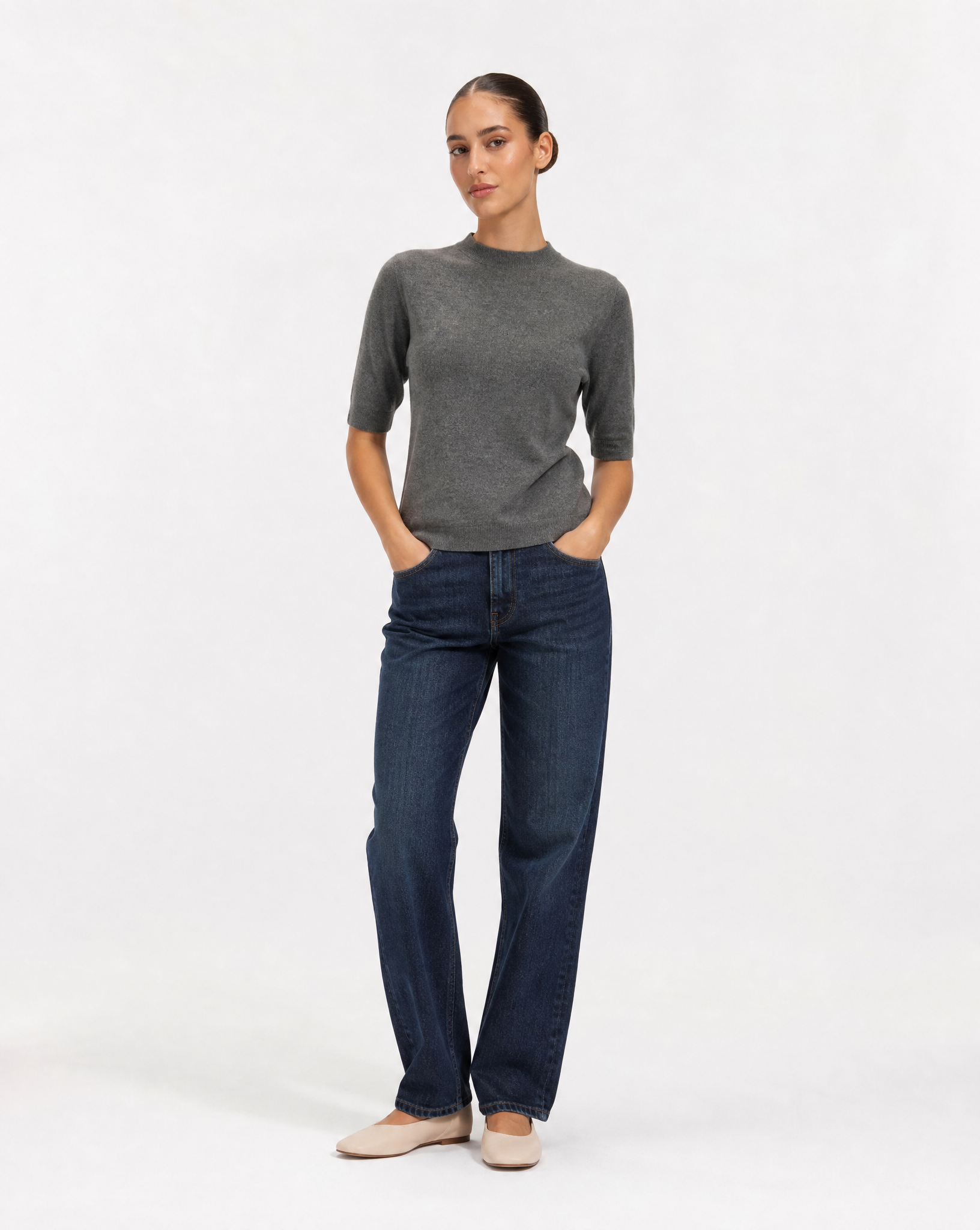 Maglia donna in lana Grigio, vista frontale, indossata da Polly 6