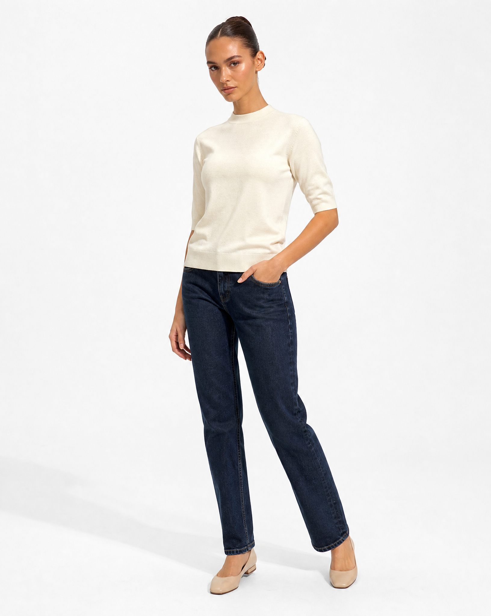 Maglia donna in lana Panna, vista tre-quarti, indossata da Polly 6