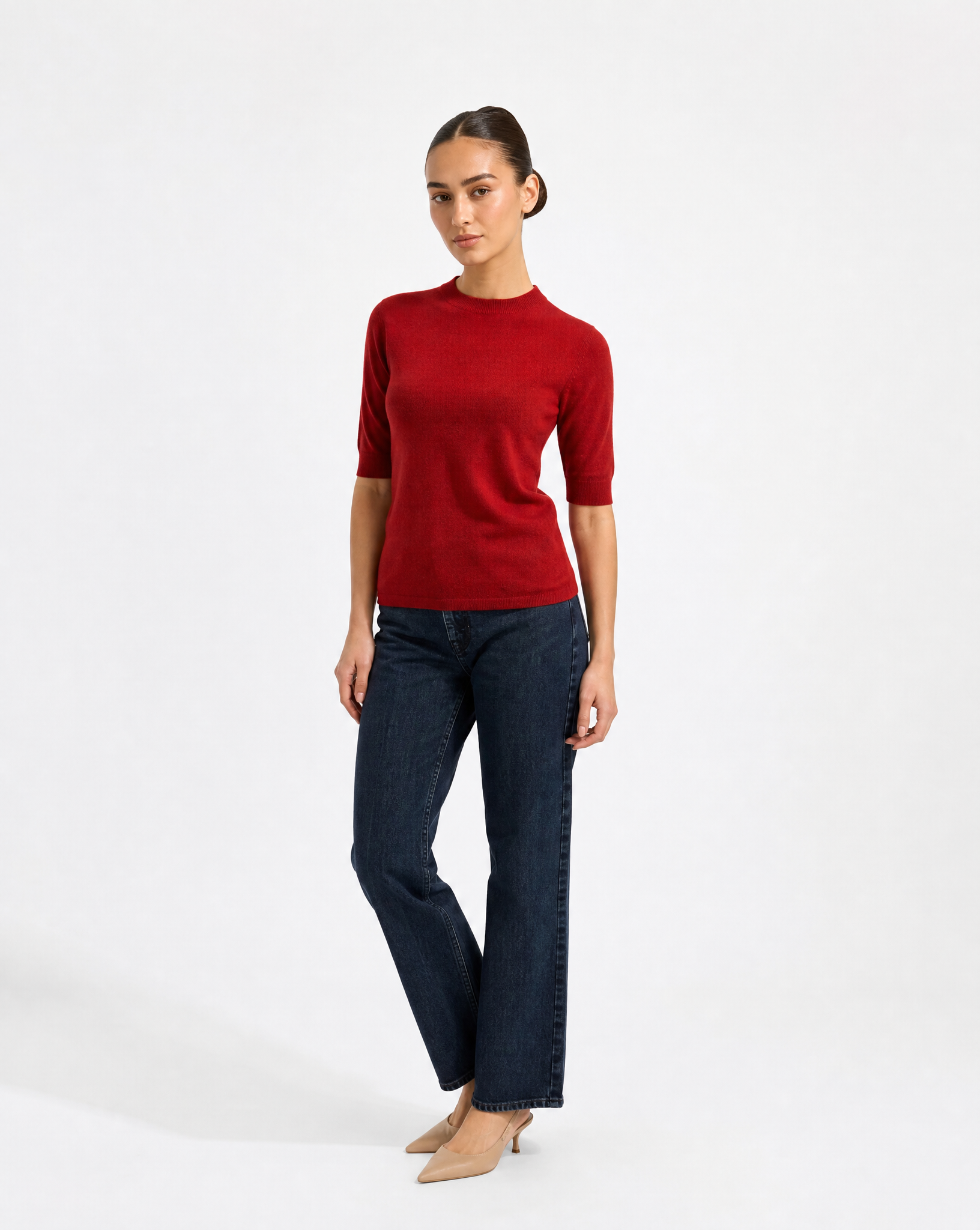 Maglia donna in lana Rosso, vista tre-quarti, indossata da Polly 6