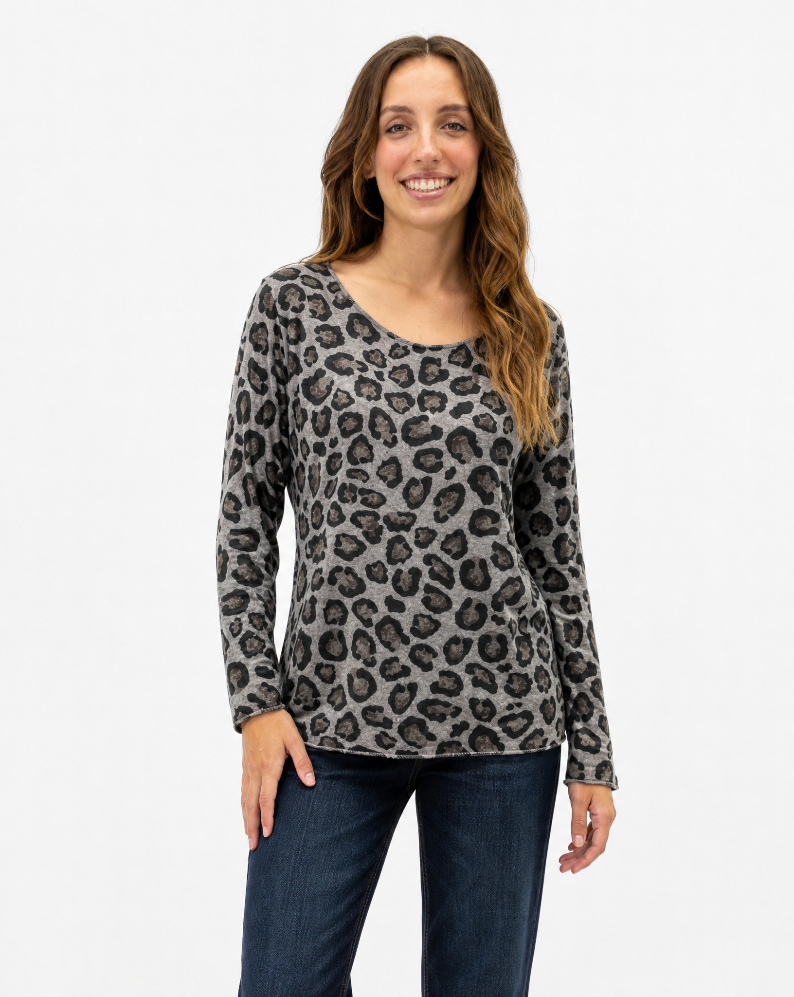 Maglia donna maculata grigia, dettaglio mezzo busto