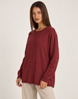 Maglia donna lunga girocollo bordò — tre-quarti con Polly 4