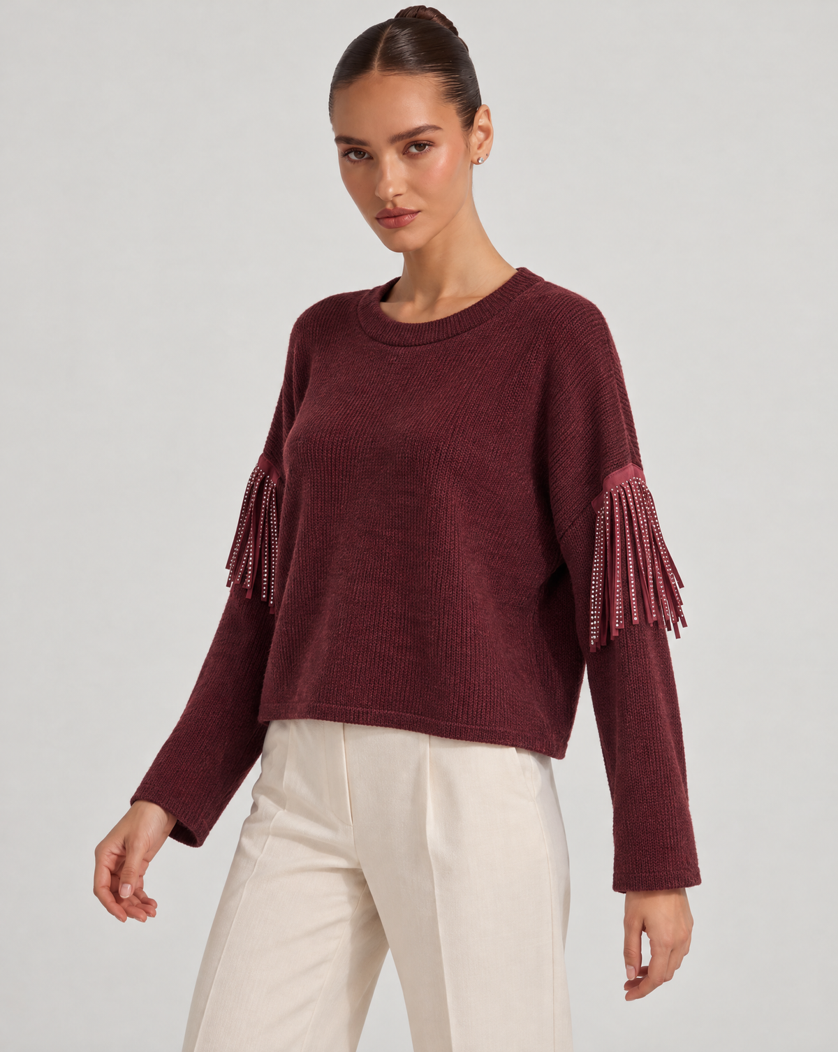 Maglia donna bordeaux girocollo con frange e strass sulle maniche, Polly 6 - dettaglio parte superiore