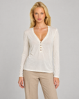 Maglia donna misto cashmere bianco con scollo a V e quattro bottoni, Polly 7 - vista frontale