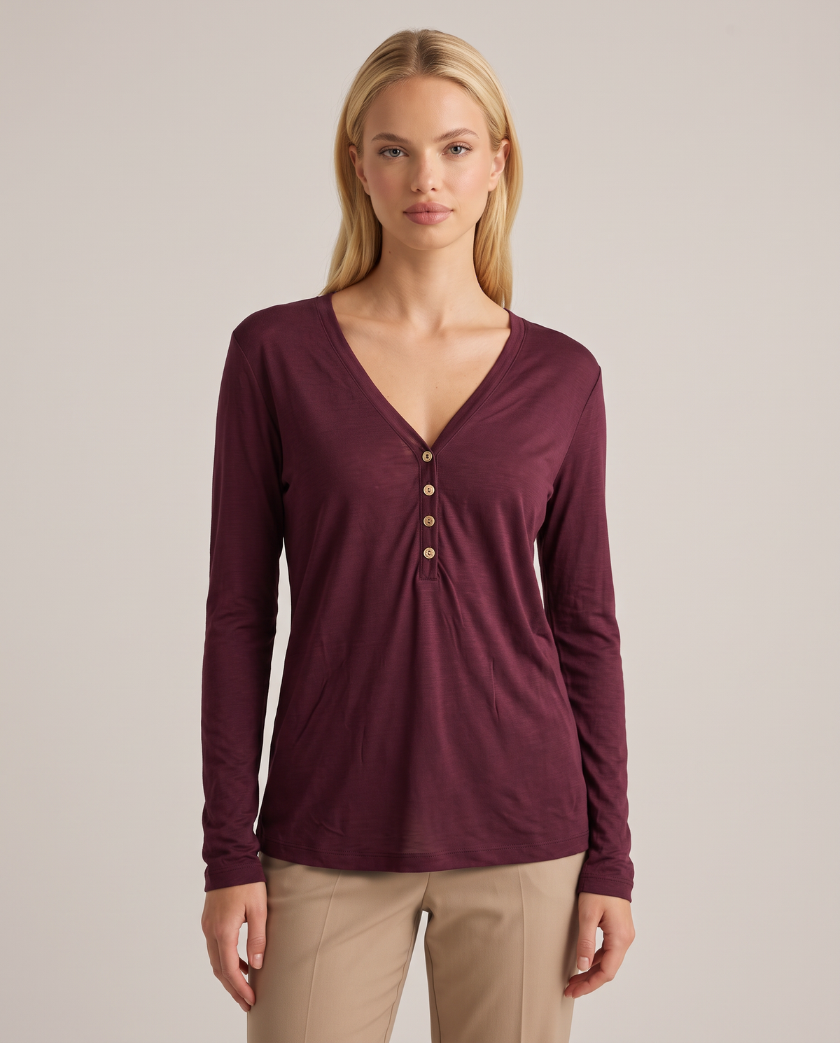 Maglia donna misto cashmere bordeaux con scollo a V e quattro bottoni, Polly 7 - vista frontale