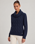 Maglia donna a trecce con collo alto blu – Polly 6 – tre-quarti