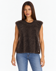 Maglia donna effetto peluche con girocollo b7 7172 Marrone con Polly 4 – frontale